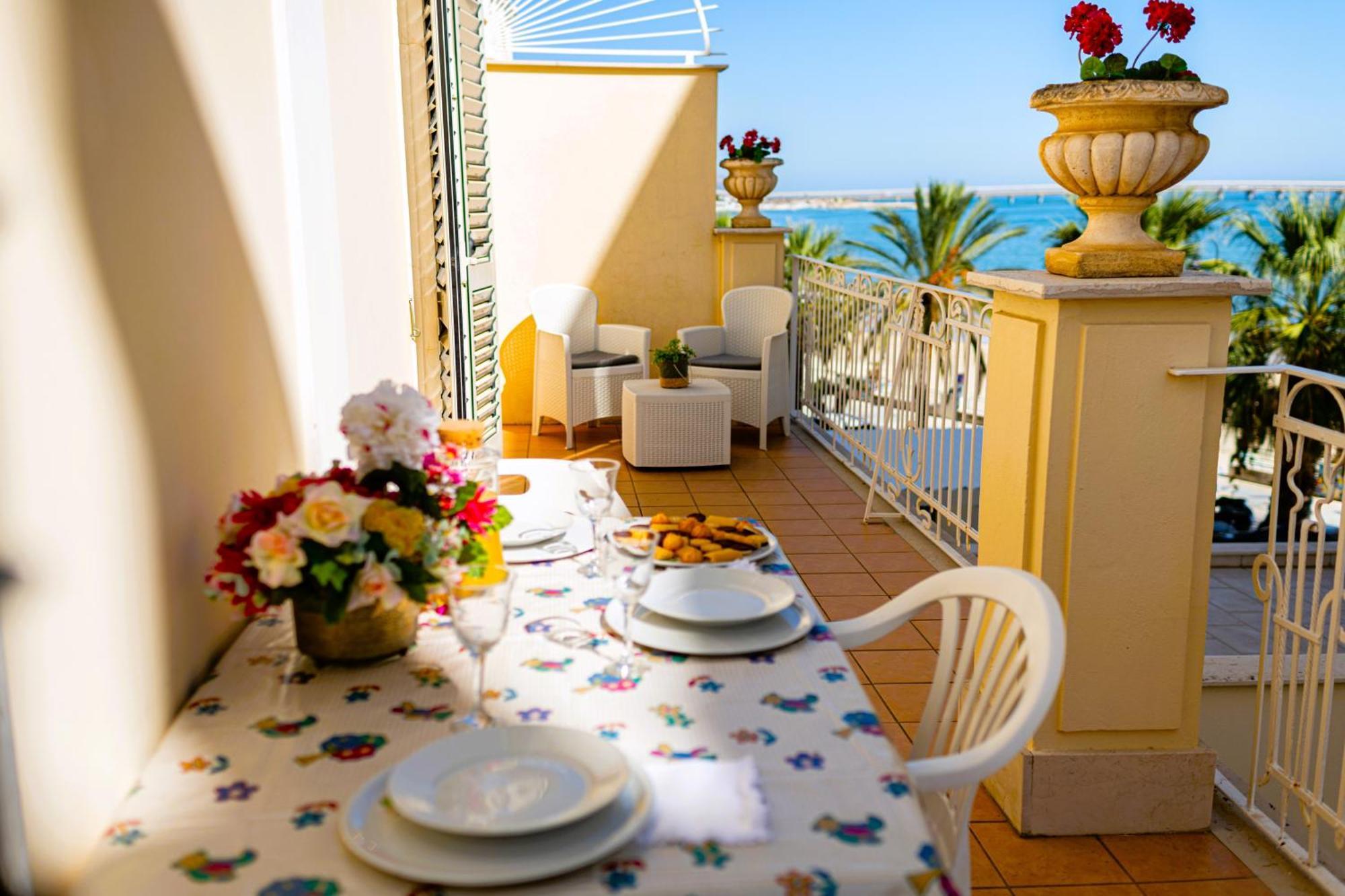 Mare E Castello Apartment Manfredonia Exterior photo